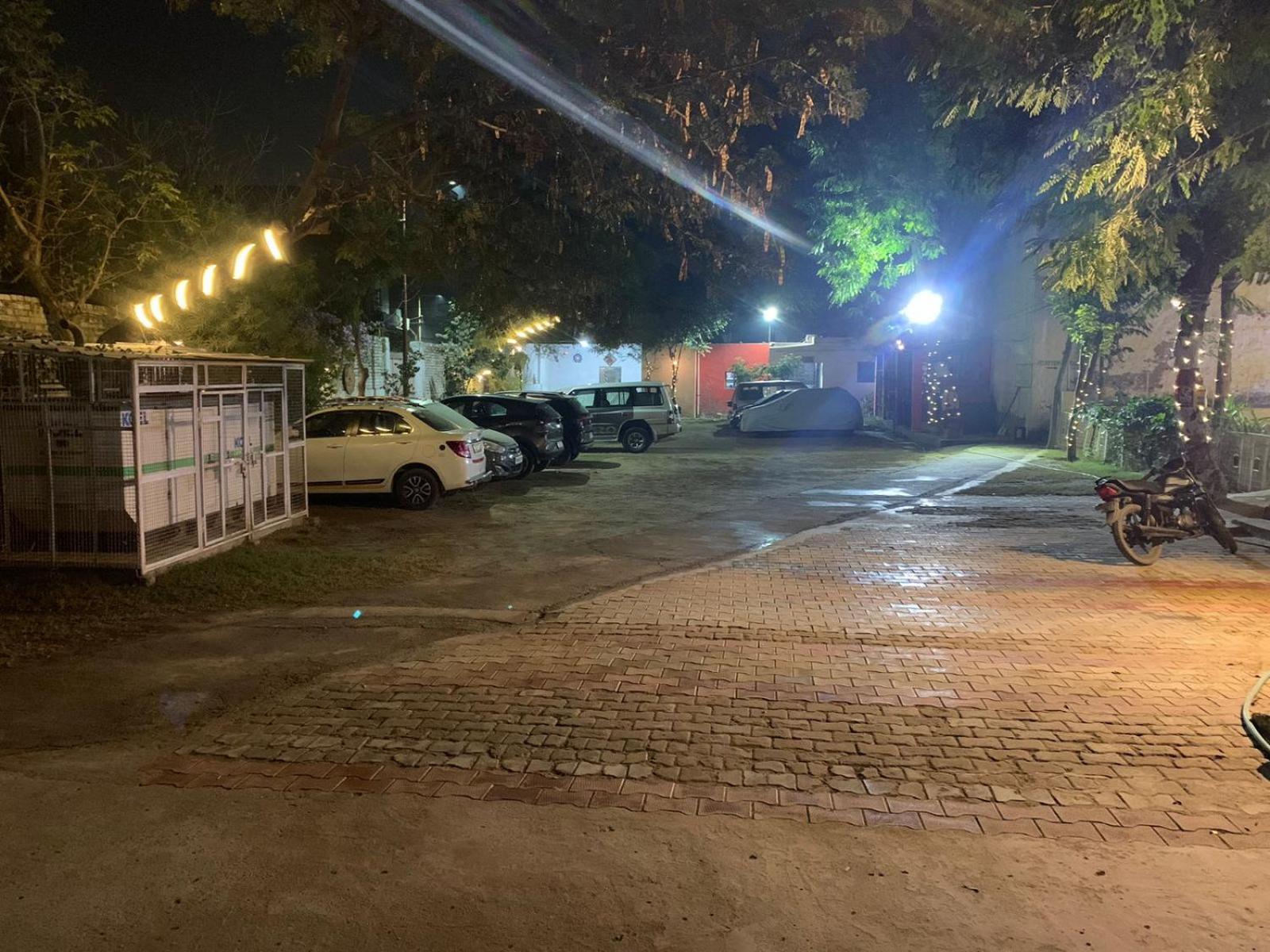 Nature Resort Agra  Buitenkant foto